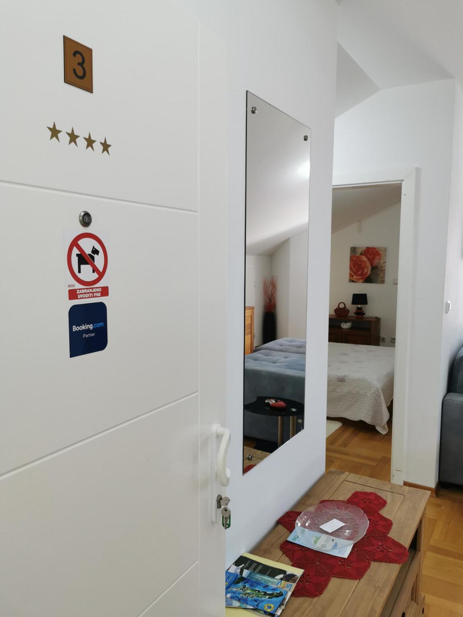 Apartments Mara 茨雷斯 外观 照片